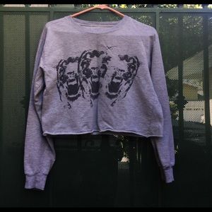 Lion Graphic Long Sleeve CropTop
